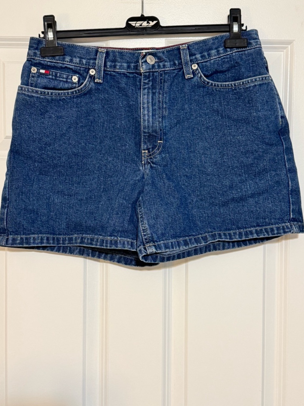 Women’s Tommy Hilfiger Y2K 4.5” Inseam 100% Cotton Boyfriend Denim Shorts  Sz 8
